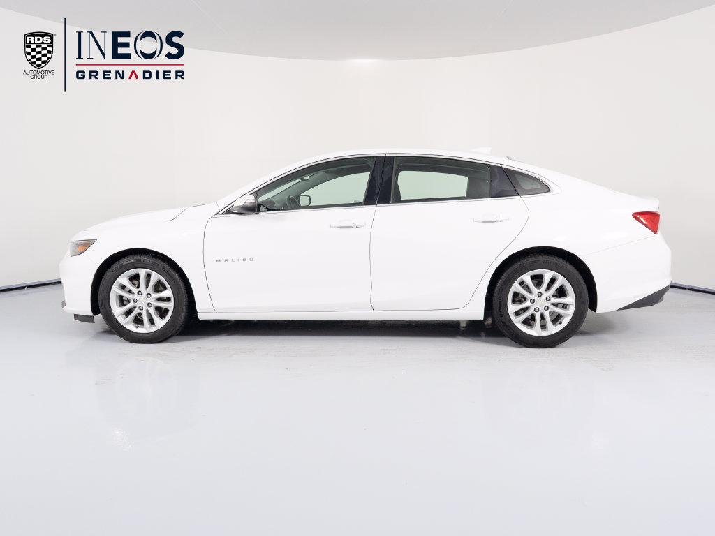 Used 2017 Chevrolet Malibu LT FWD image 2