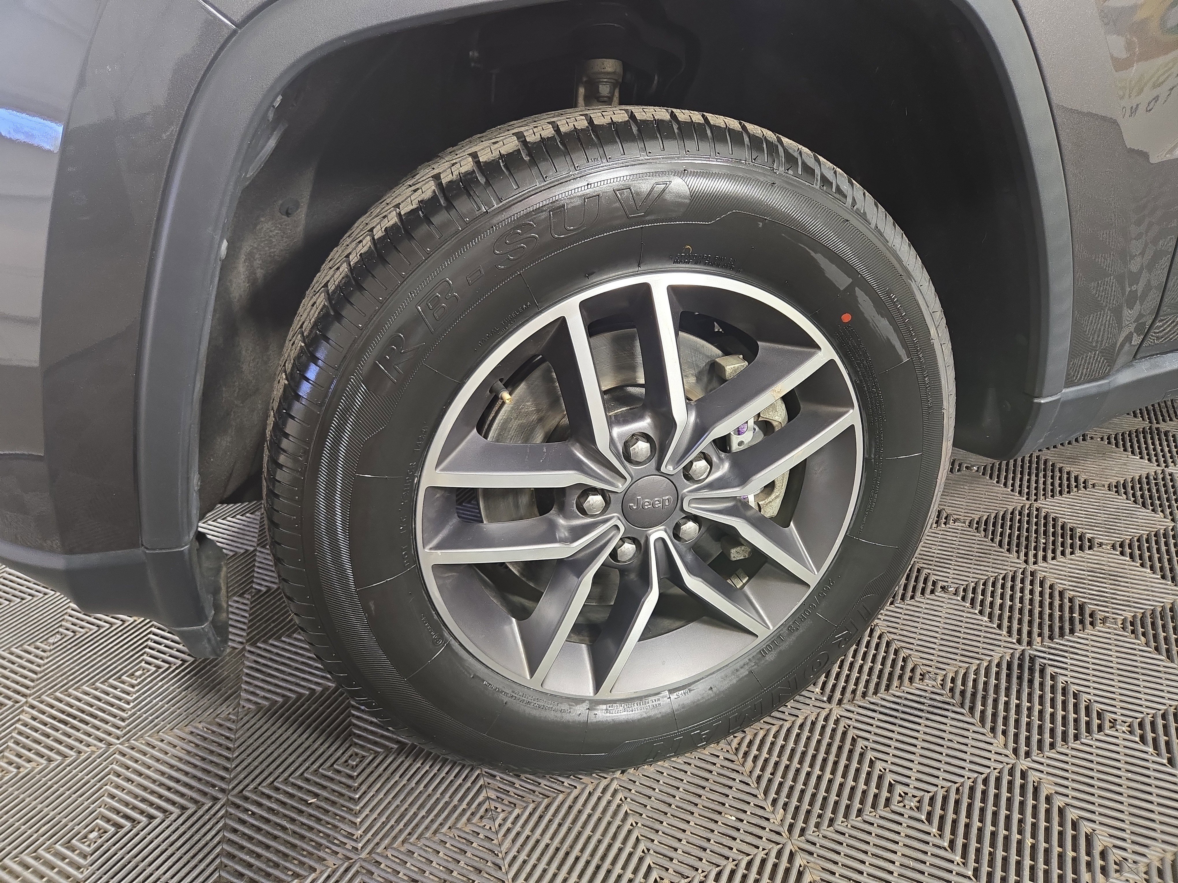 Used 2021 Jeep Grand Cherokee Limited image 36