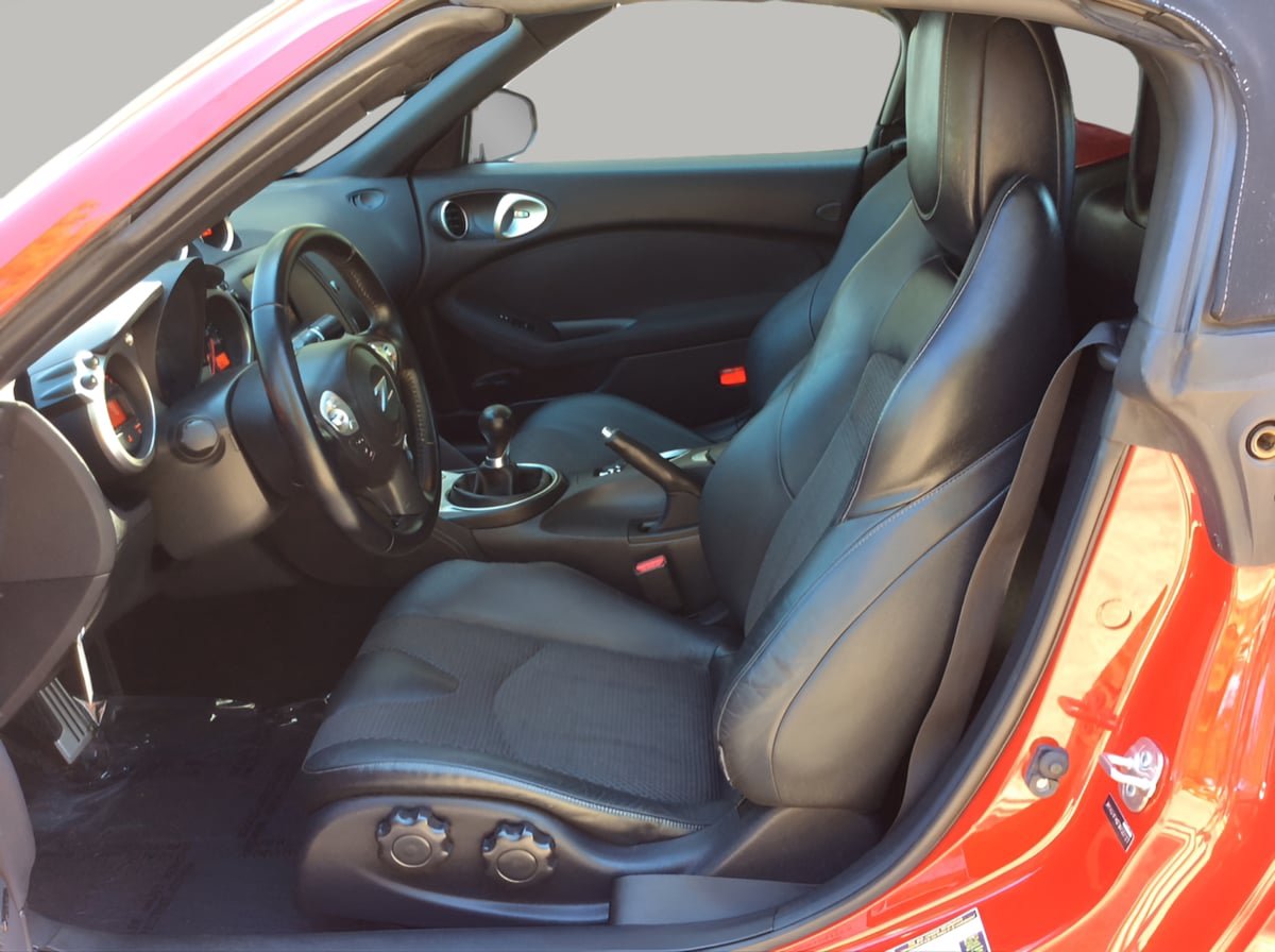 Used 2015 Nissan 370Z Touring Sport RWD image 15