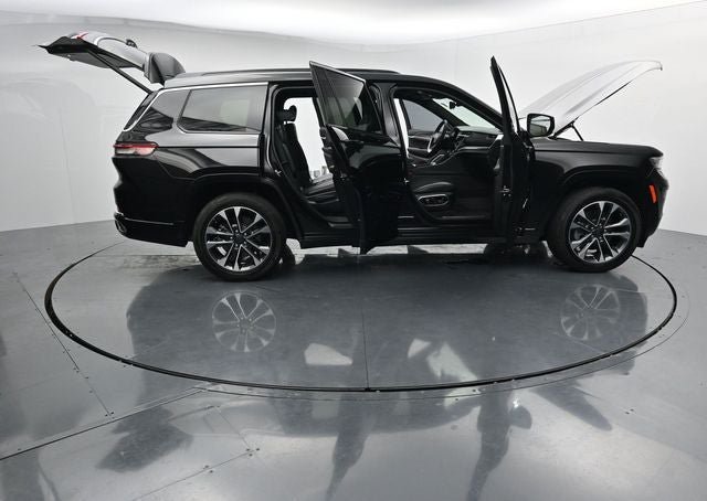 Used 2025 Jeep Grand Cherokee L Overland w/ Luxury Tech Group IV AWD/4WD image 44