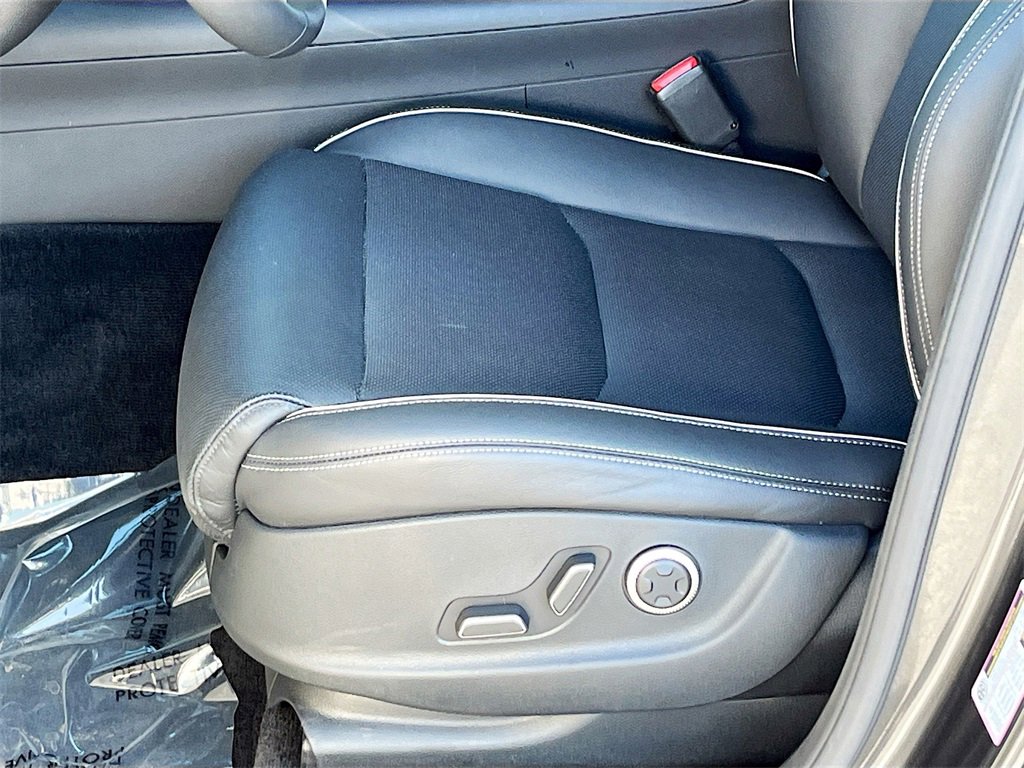 Used 2024 Genesis GV70 2.5T w/ Advanced Package image 16