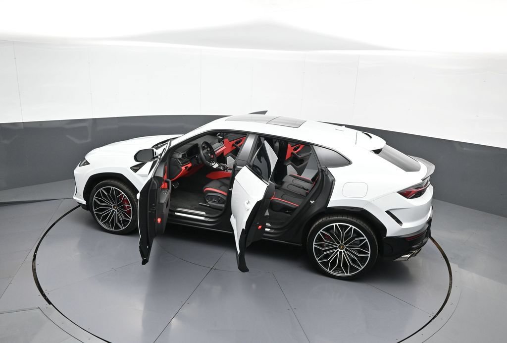 Used 2025 Lamborghini Urus SE AWD/4WD image 51
