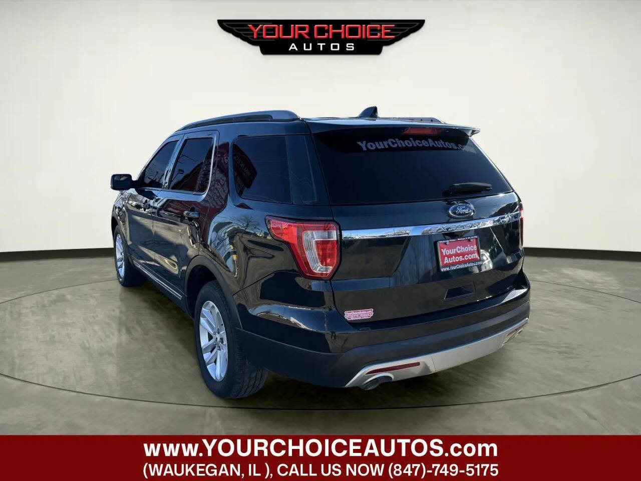 Used 2016 Ford Explorer XLT w/ Equipment Group 202A image 3