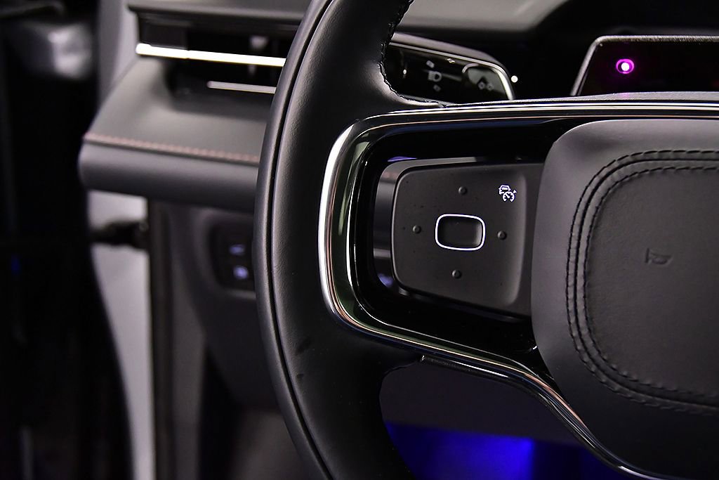 Used 2025 Lincoln Nautilus Reserve w/ Jet Appearance Package image 19