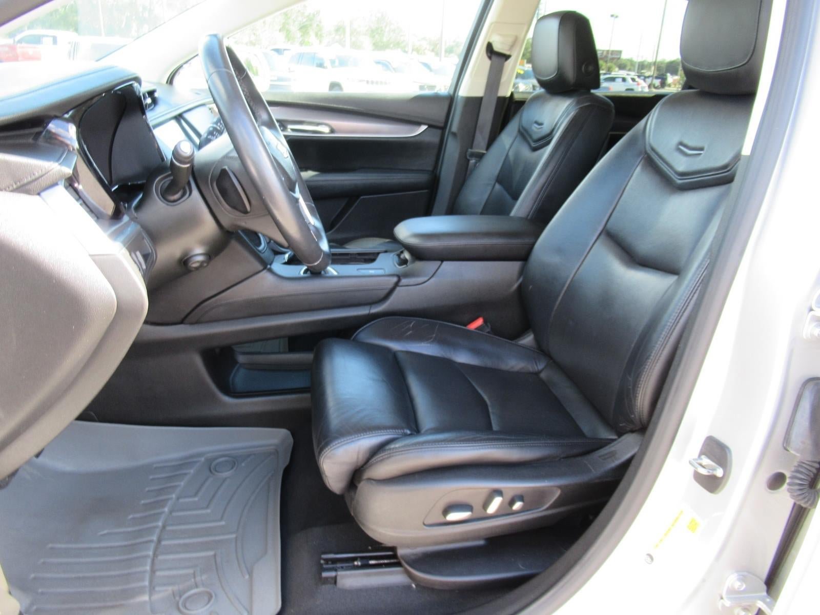 Used 2017 Cadillac XT5 Luxury w/ Driver Awareness Package FWD image 19