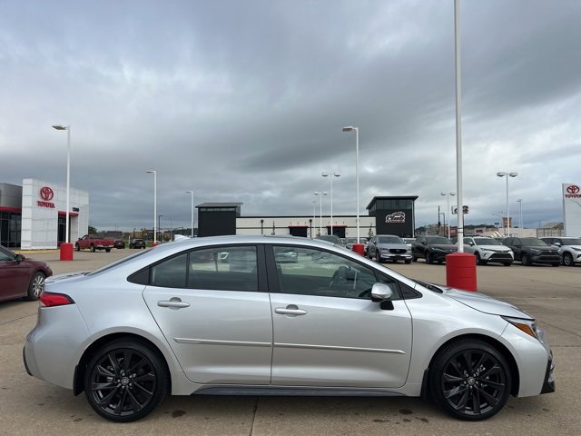 Certified 2025 Toyota Corolla SE image 3