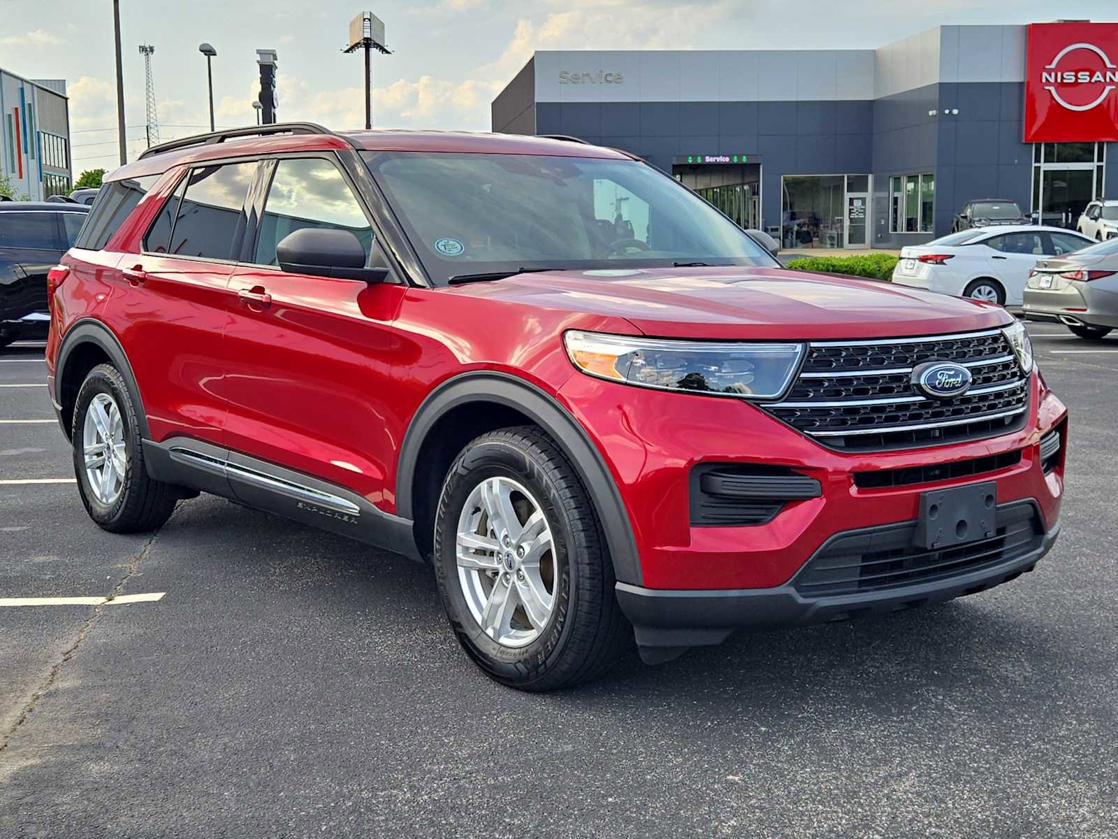 Used 2021 Ford Explorer XLT RWD image 1