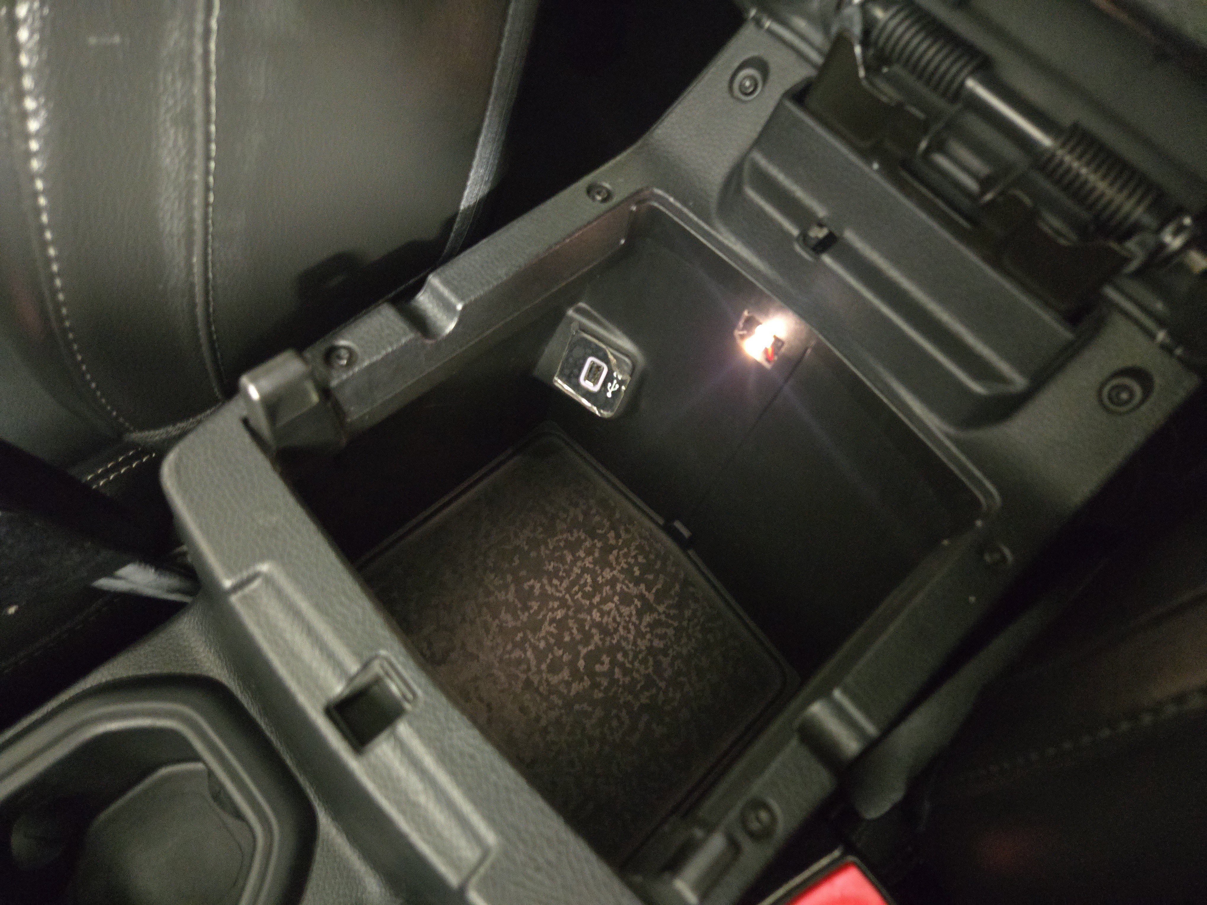 Used 2018 Jeep Wrangler Unlimited Sahara image 31