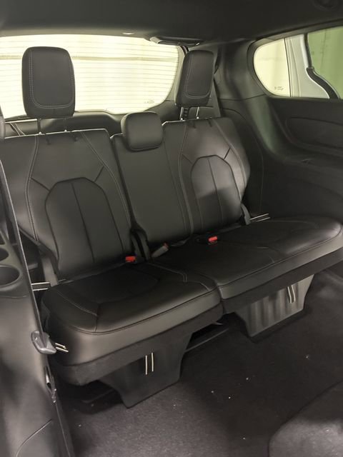 New 2026 Chrysler Pacifica Select w/ S Appearance Package image 27