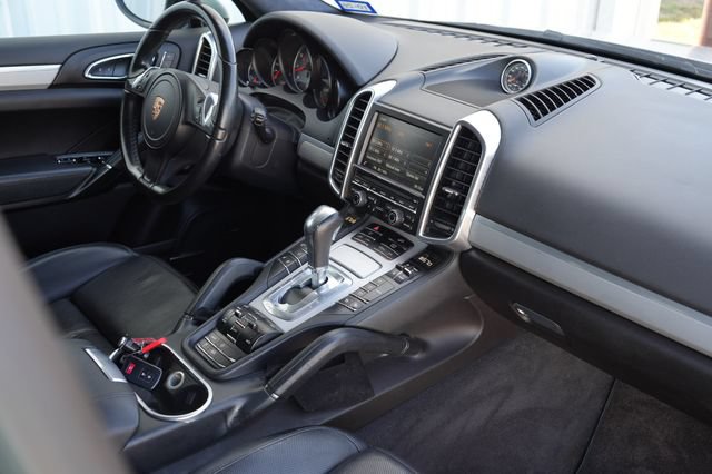 Used 2014 Porsche Cayenne GTS AWD/4WD image 12
