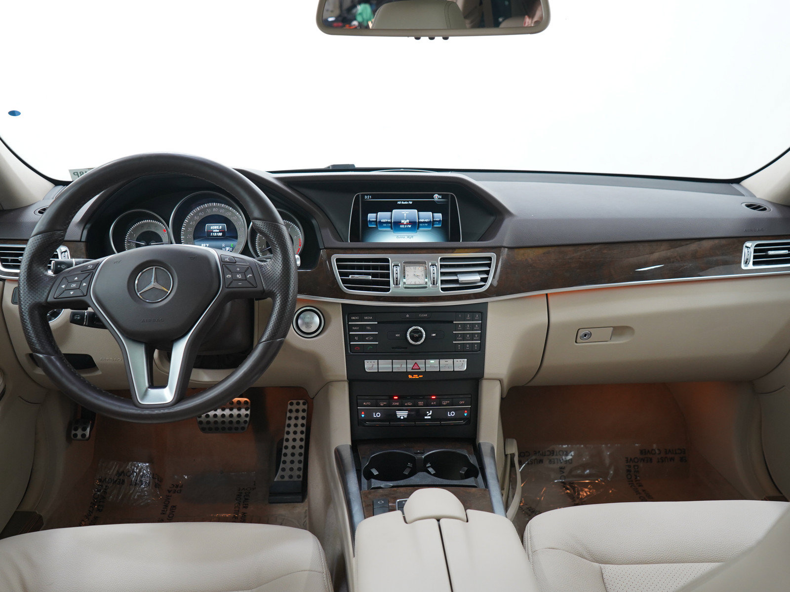 Used 2016 Mercedes-Benz E 350 4MATIC Wagon w/ Premium Package image 15