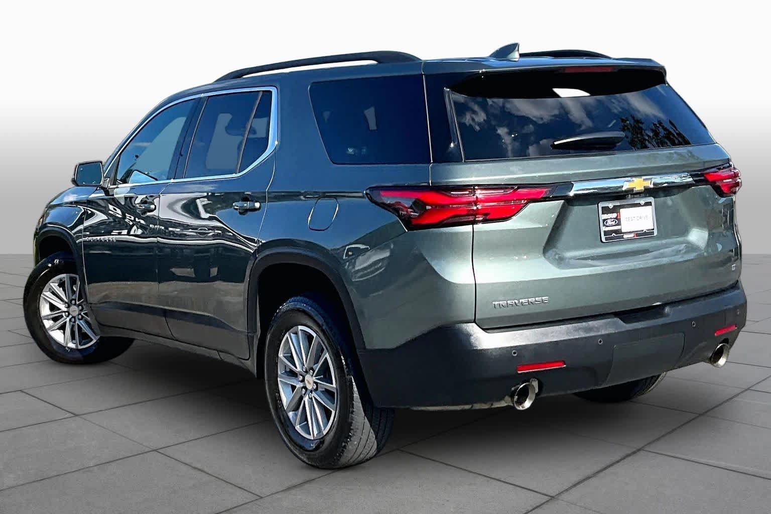 Used 2022 Chevrolet Traverse LT FWD image 12