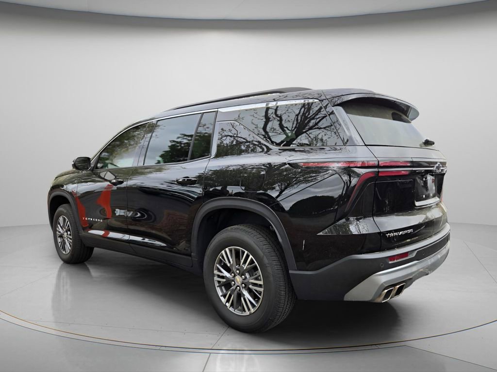 Used 2025 Chevrolet Traverse LT image 5