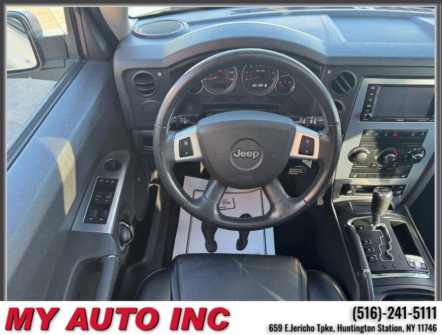 Used 2010 Jeep Commander Sport w/ Sun/Sound Group image 13