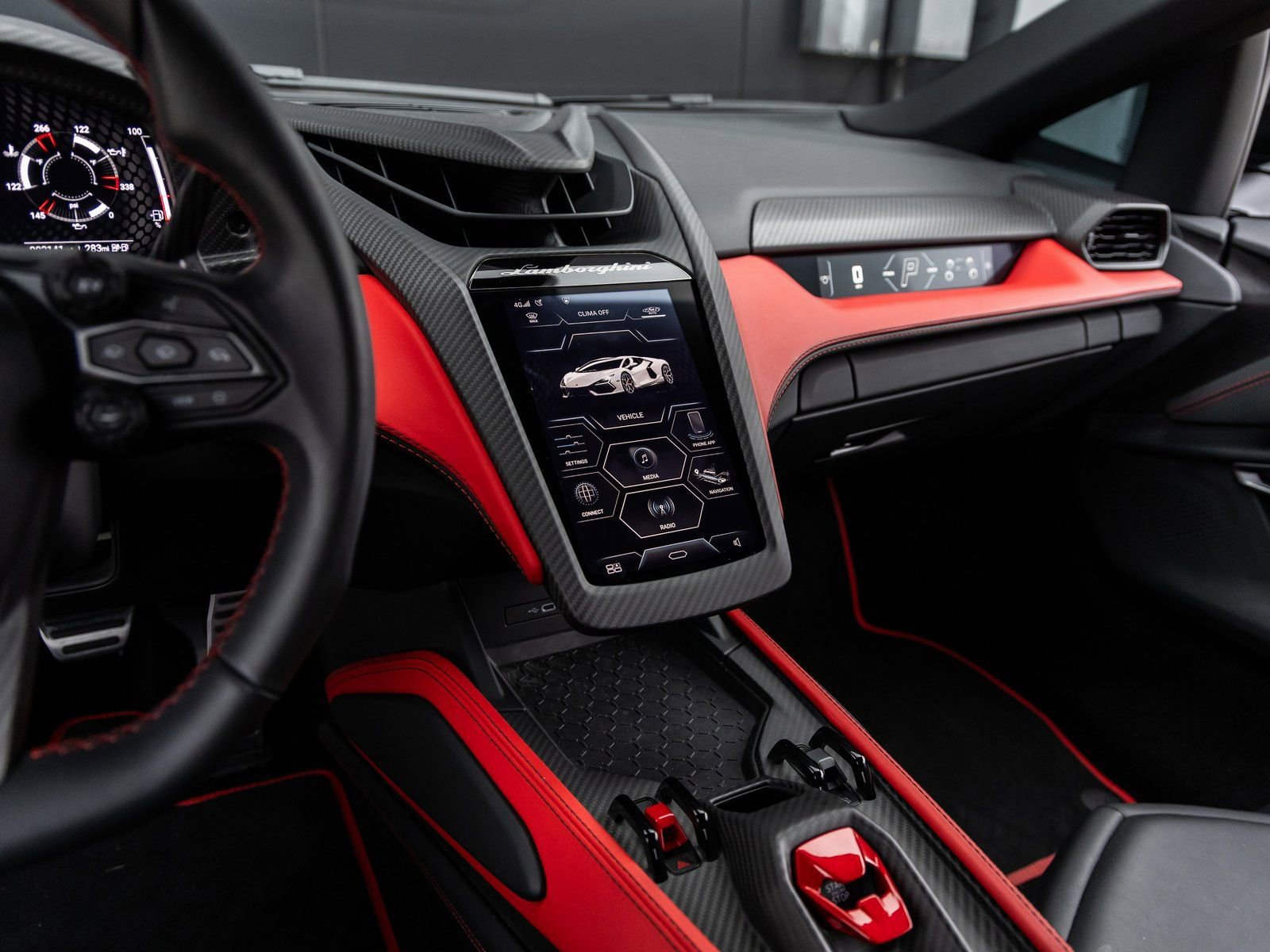 Used 2024 Lamborghini Revuelto image 37