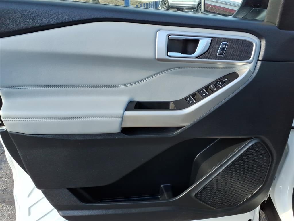 Certified 2023 Ford Explorer XLT w/ Equipment Group 202A image 15