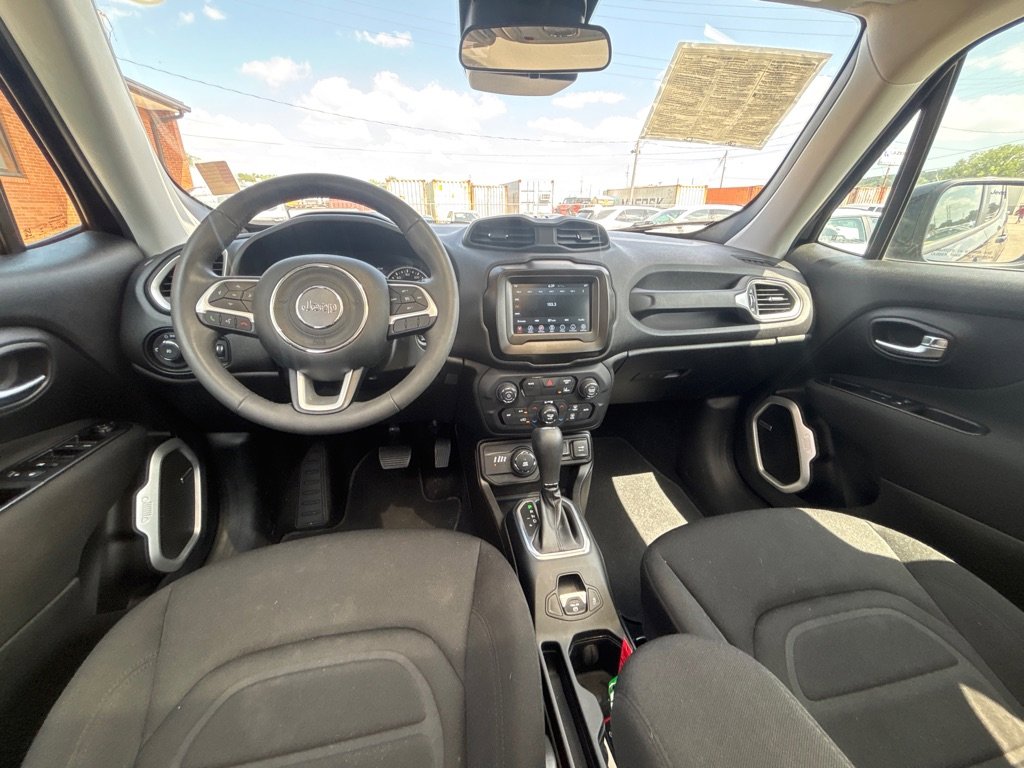 Used 2021 Jeep Renegade Latitude w/ Sun & Sound Group image 22