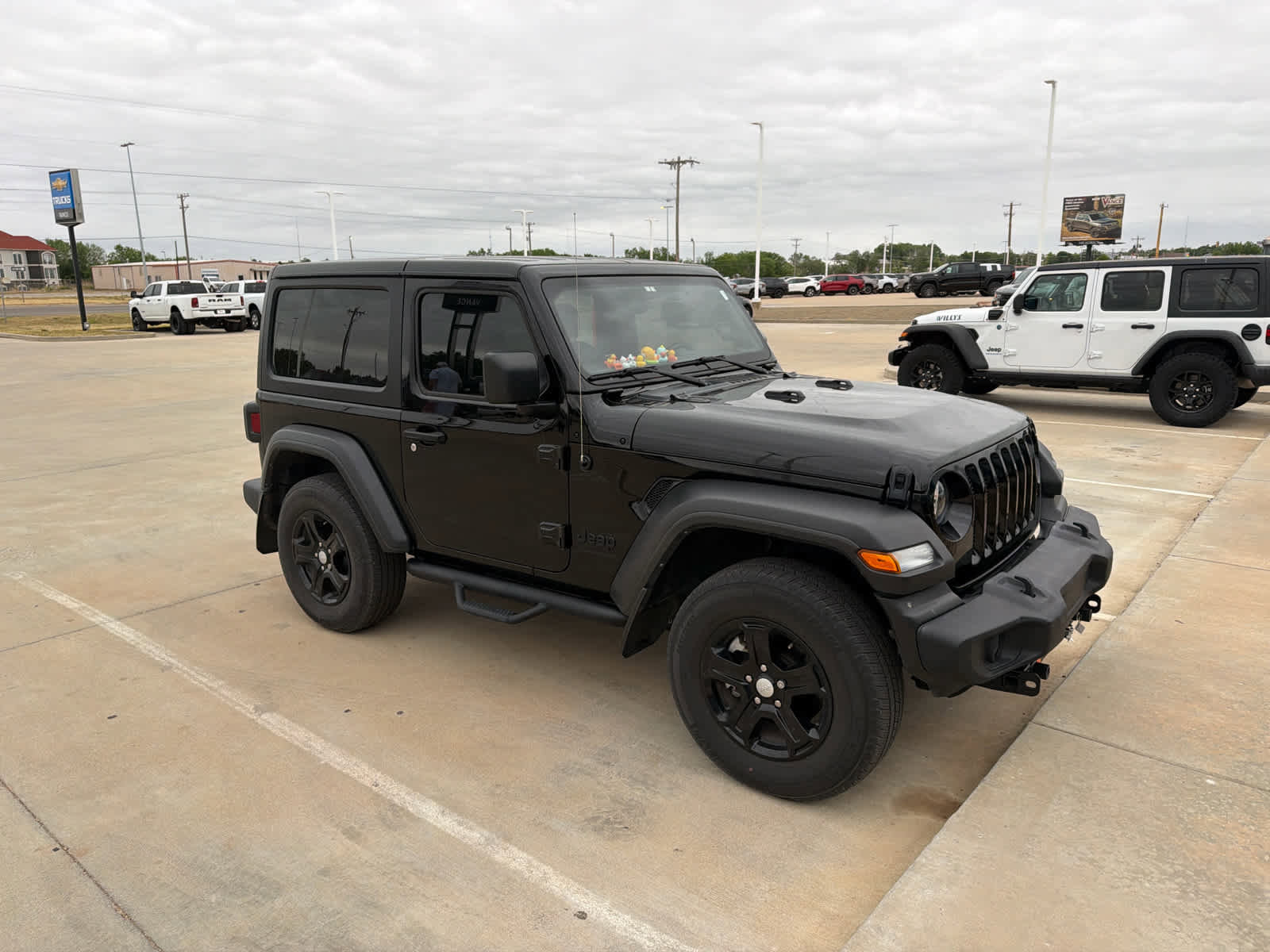 Used 2022 Jeep Wrangler Sport AWD/4WD image 4