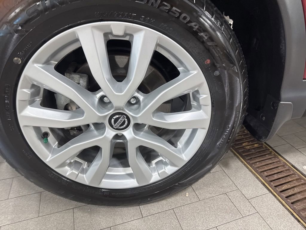 Used 2022 Nissan Rogue Sport SV image 16