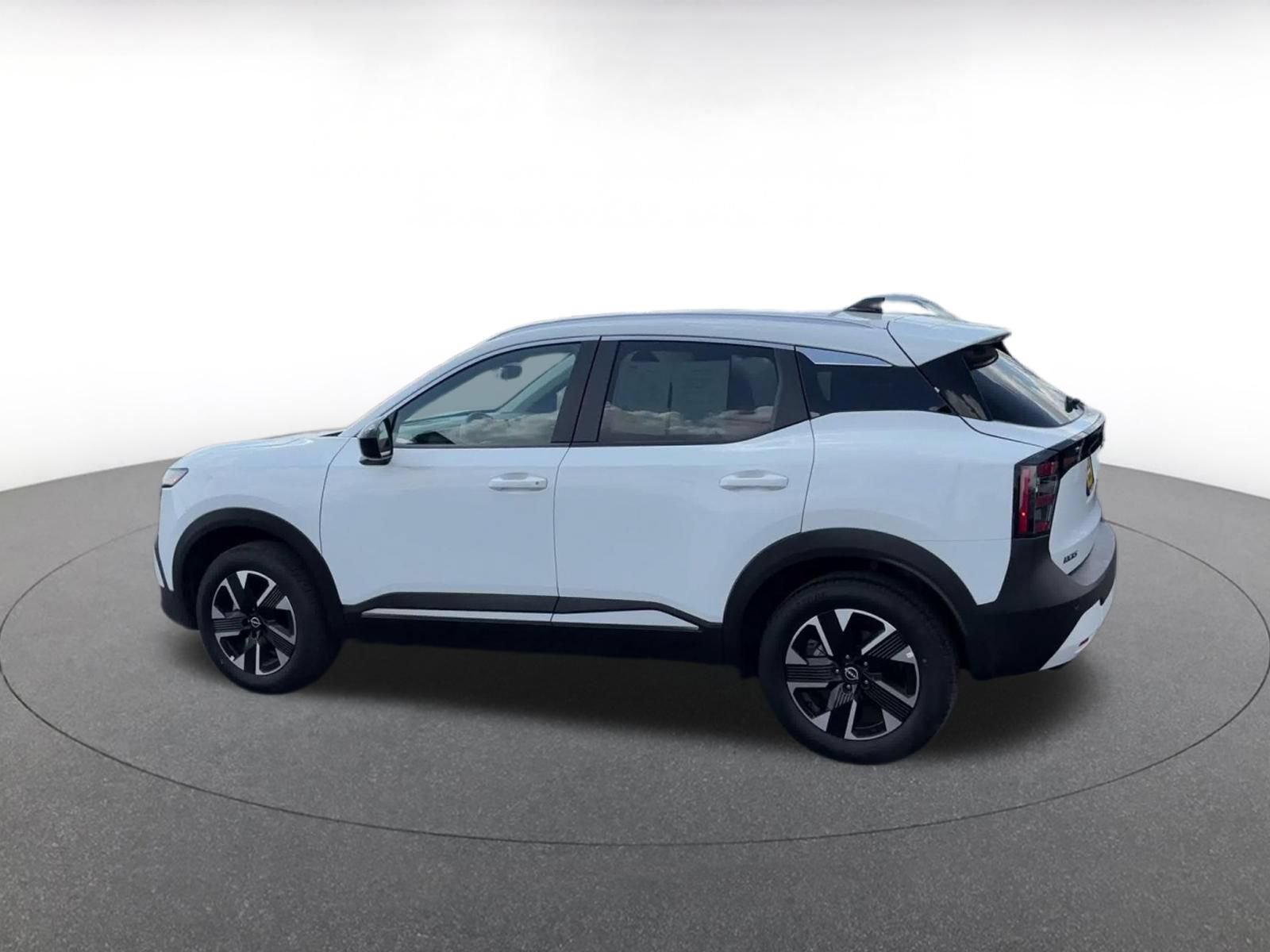 Used 2026 Nissan Kicks SV w/ Cold Weather Package AWD/4WD image 10
