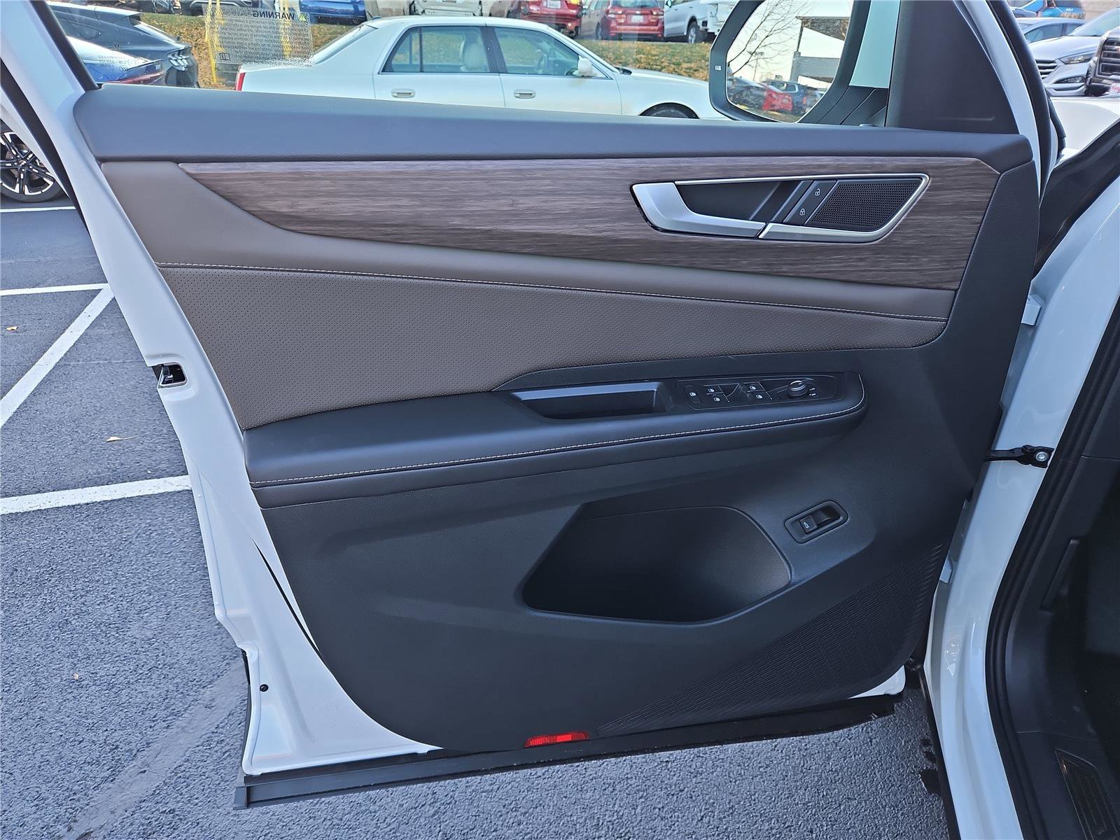 New 2026 Volkswagen Atlas SEL image 12