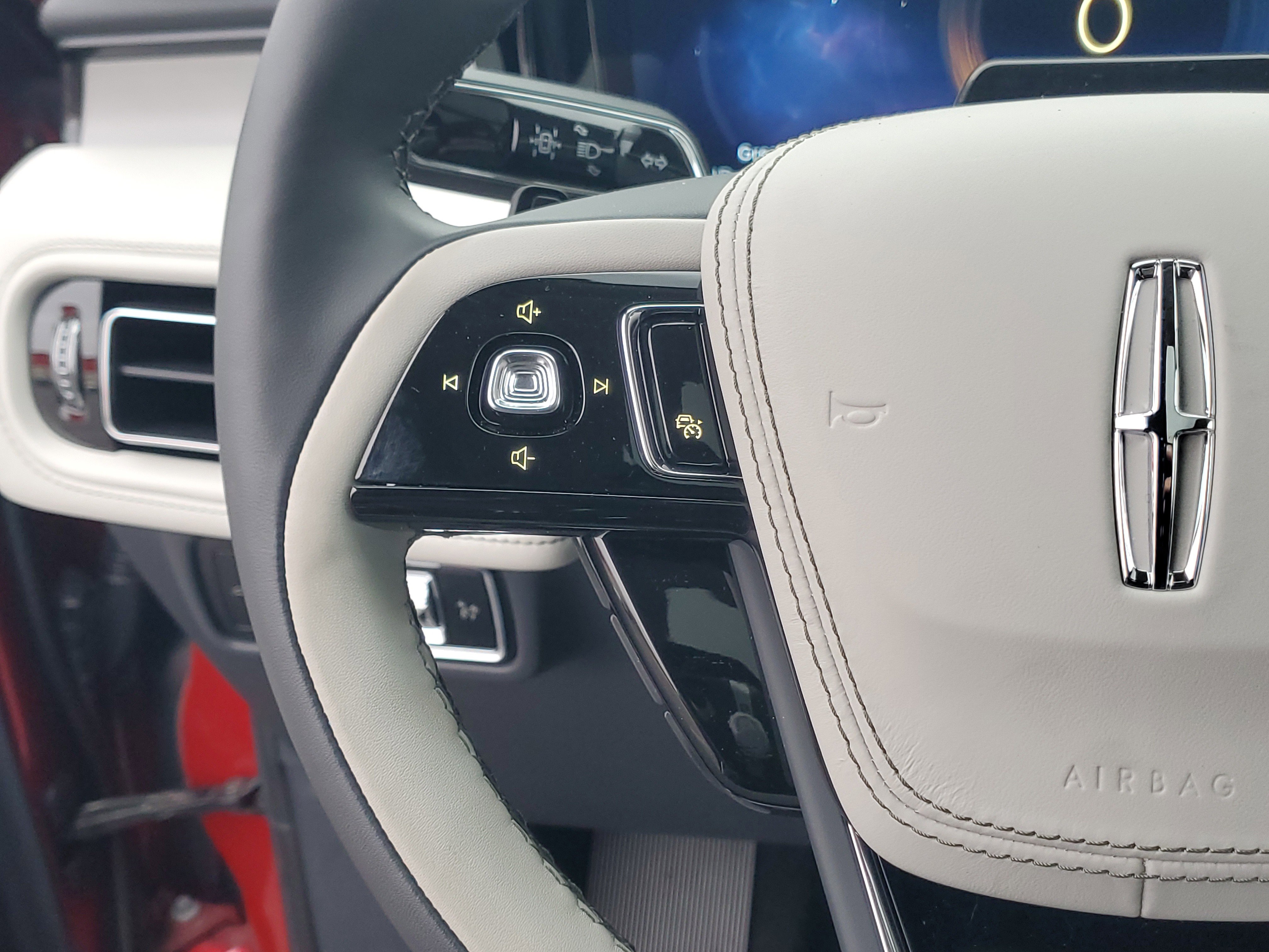 New 2025 Lincoln Aviator Reserve w/ Equipment Group 201A image 17