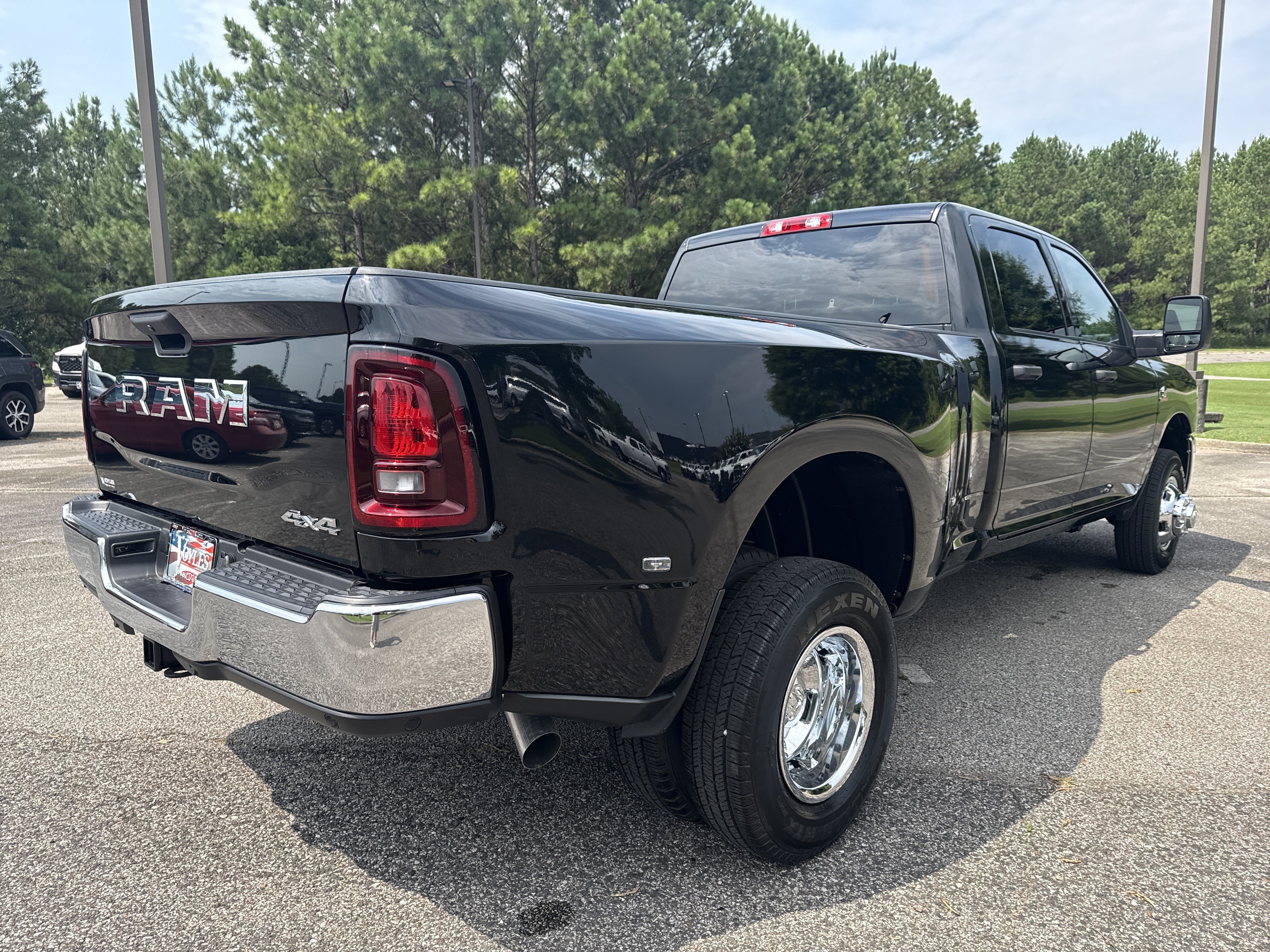 New 2026 RAM 3500 Tradesman w/ Chrome Appearance Group A AWD/4WD image 7