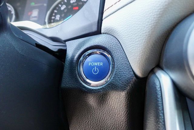 Used 2022 Toyota RAV4 XLE image 28