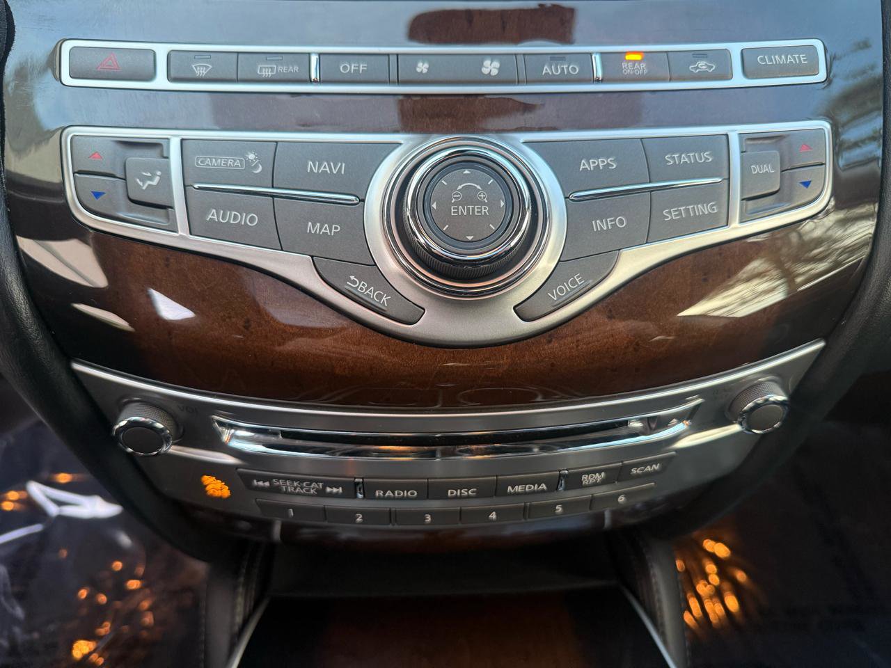 Used 2017 INFINITI QX60 Luxe w/ Deluxe Technology Package image 31