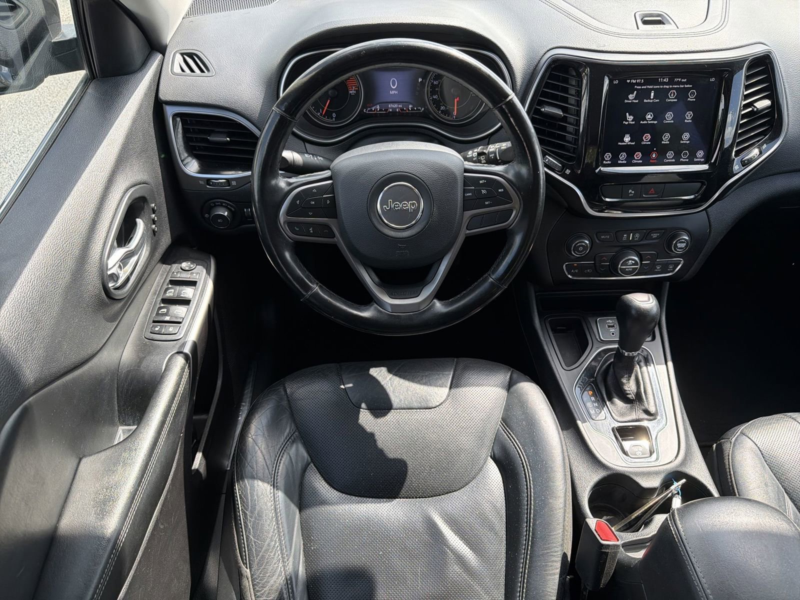 Used 2020 Jeep Cherokee Limited image 28
