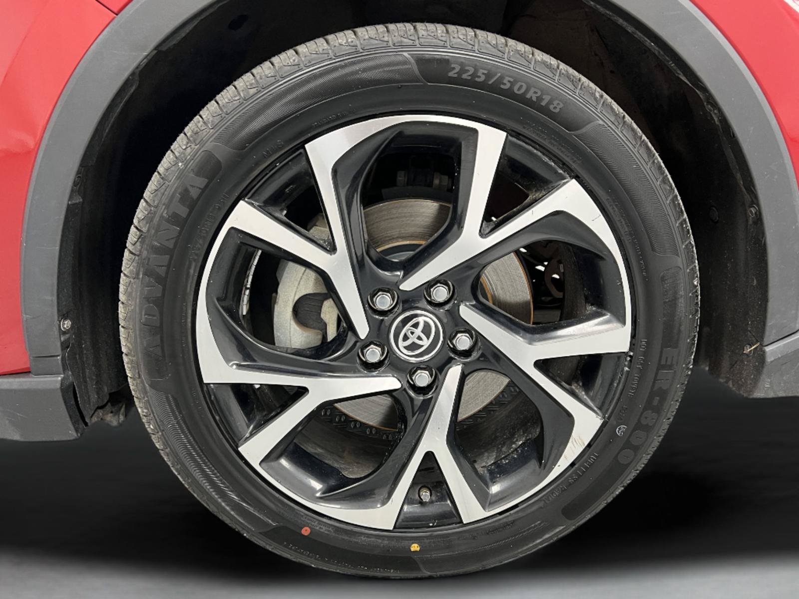 Used 2021 Toyota C-HR XLE FWD image 9