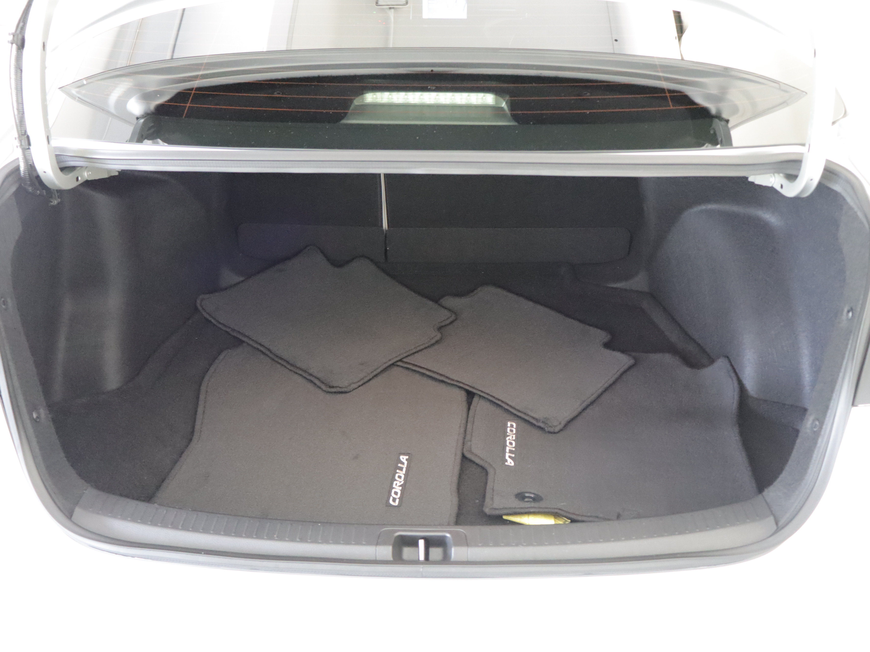 Used 2025 Toyota Corolla LE w/ LE Premium Package FWD image 20