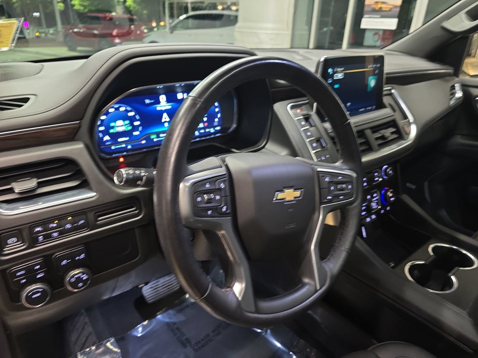 Used 2022 Chevrolet Tahoe LT w/ Luxury Package AWD/4WD image 17