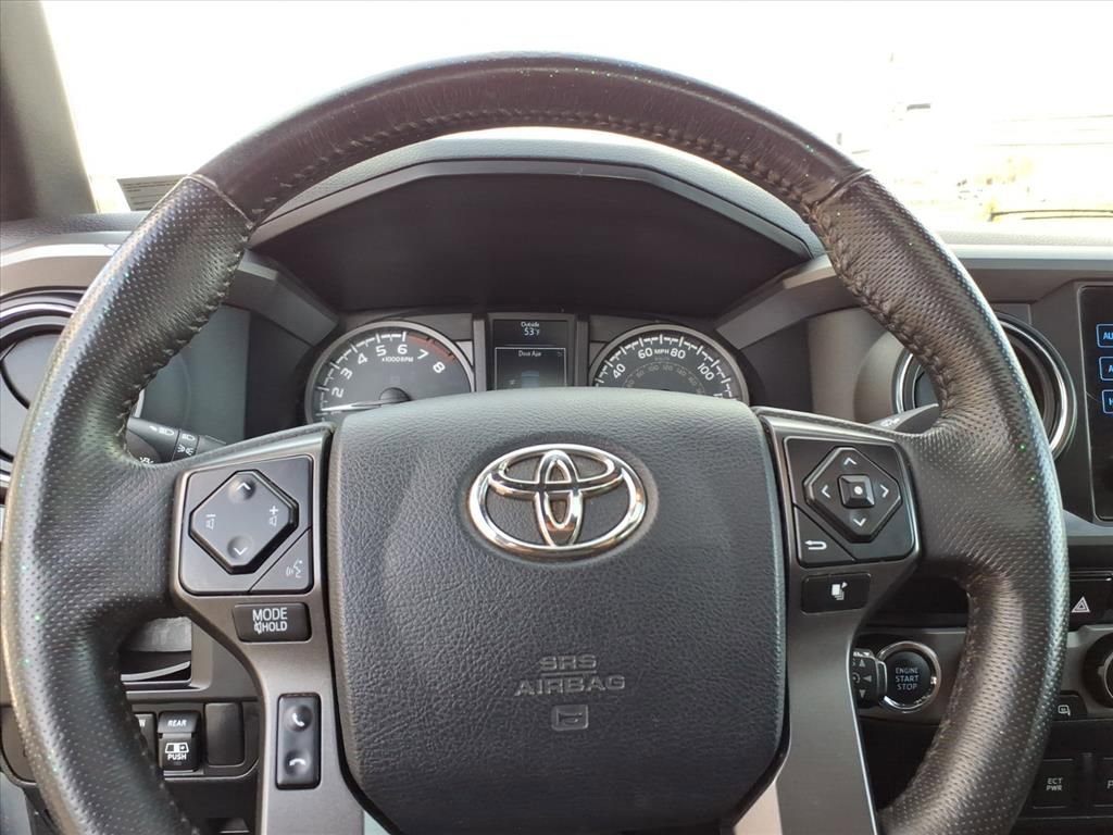 Used 2017 Toyota Tacoma TRD Off-Road image 19