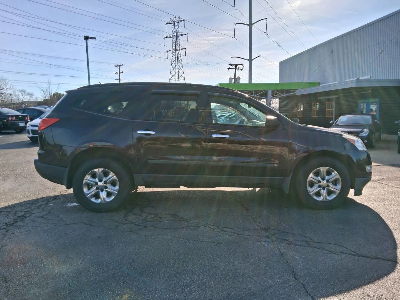Used 2010 Chevrolet Traverse LS image 3