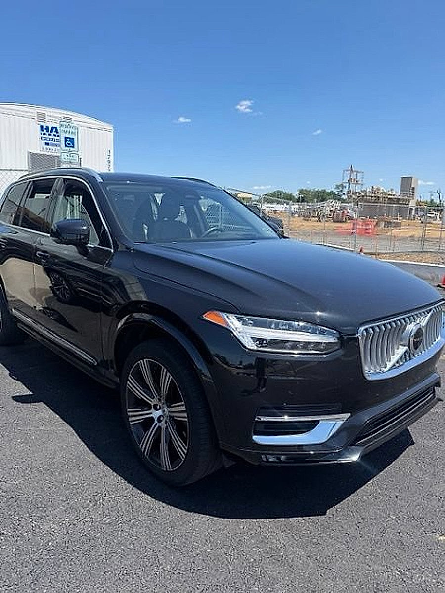 Used 2023 Volvo XC90 B6 Ultimate w/ Protection Package Premier AWD/4WD image 3
