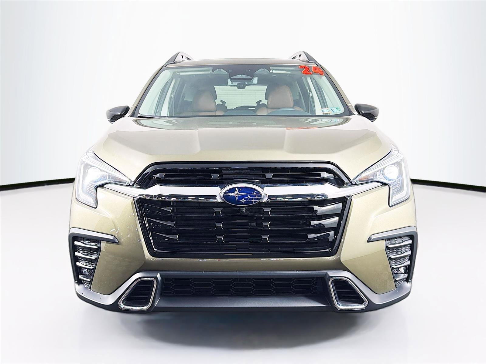 Used 2024 Subaru Ascent Touring image 2