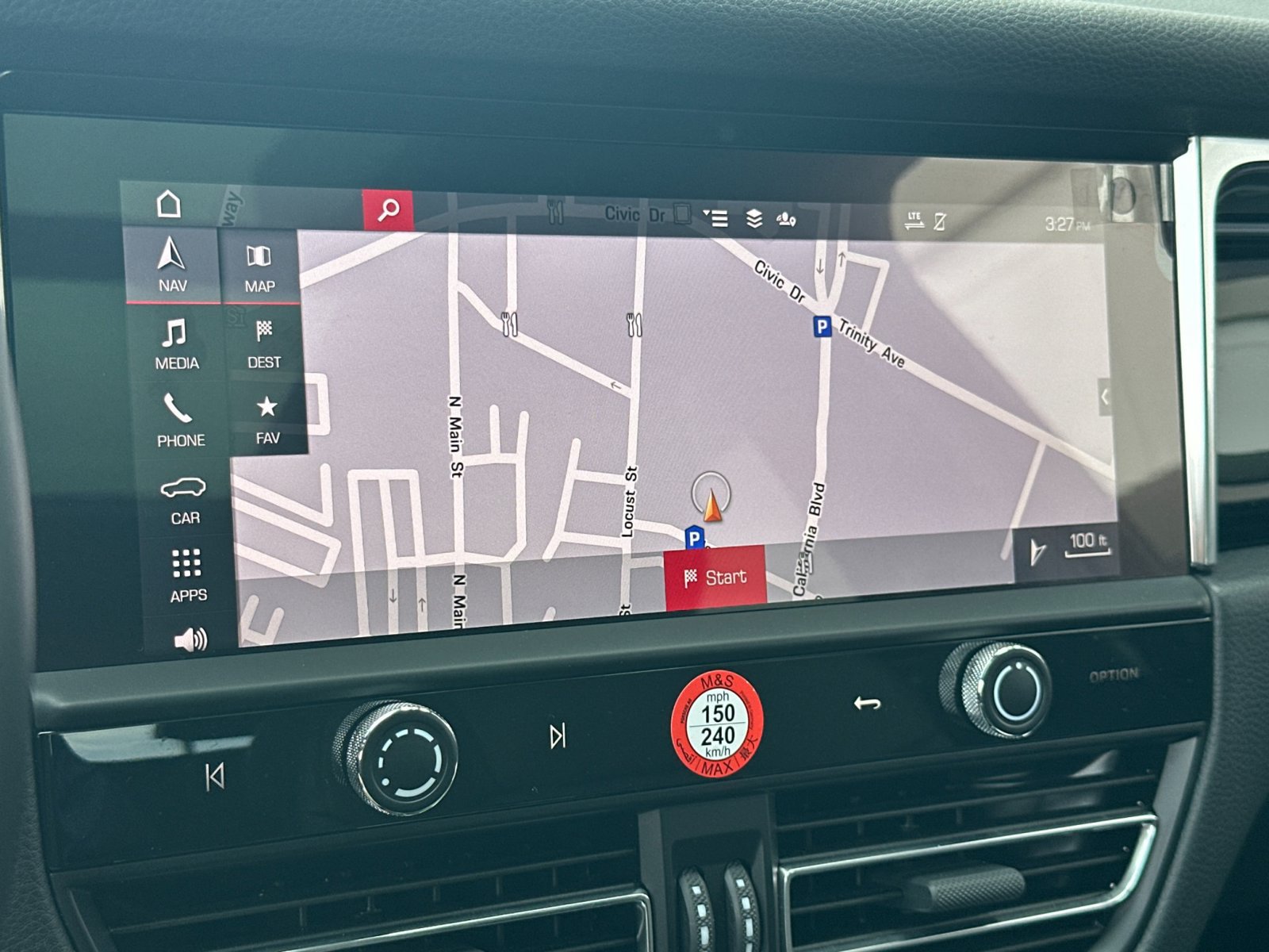 Certified 2026 Porsche Macan AWD/4WD image 16