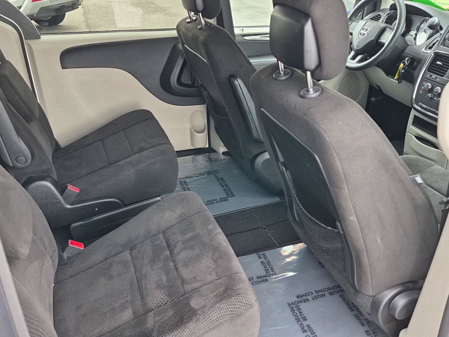Used 2013 Dodge Grand Caravan SE FWD image 24