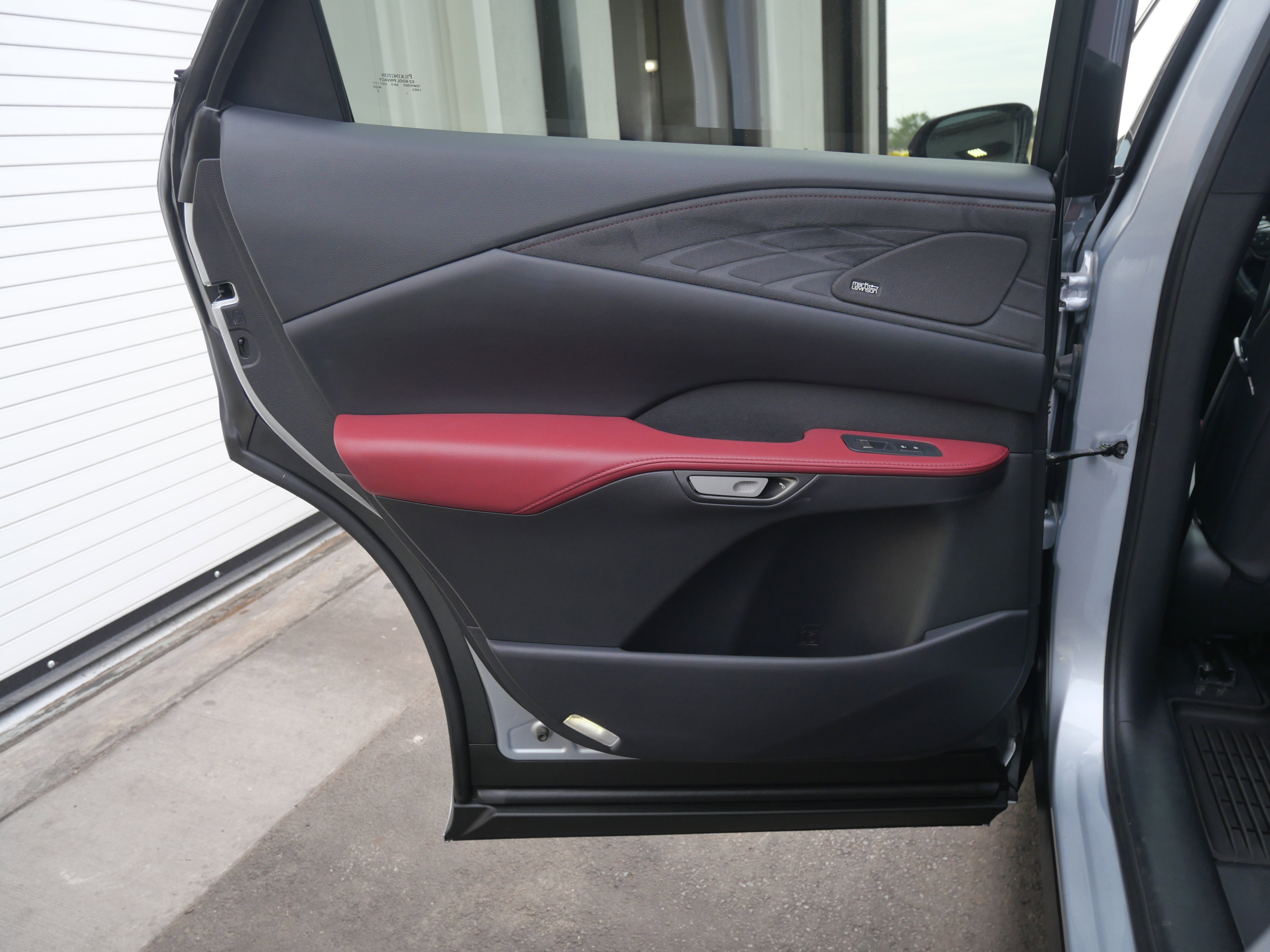 Used 2023 Lexus RX 500h F Sport image 9