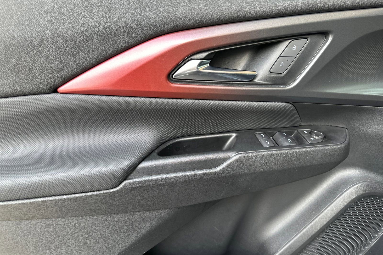 Used 2024 Chevrolet Equinox EV RS image 11