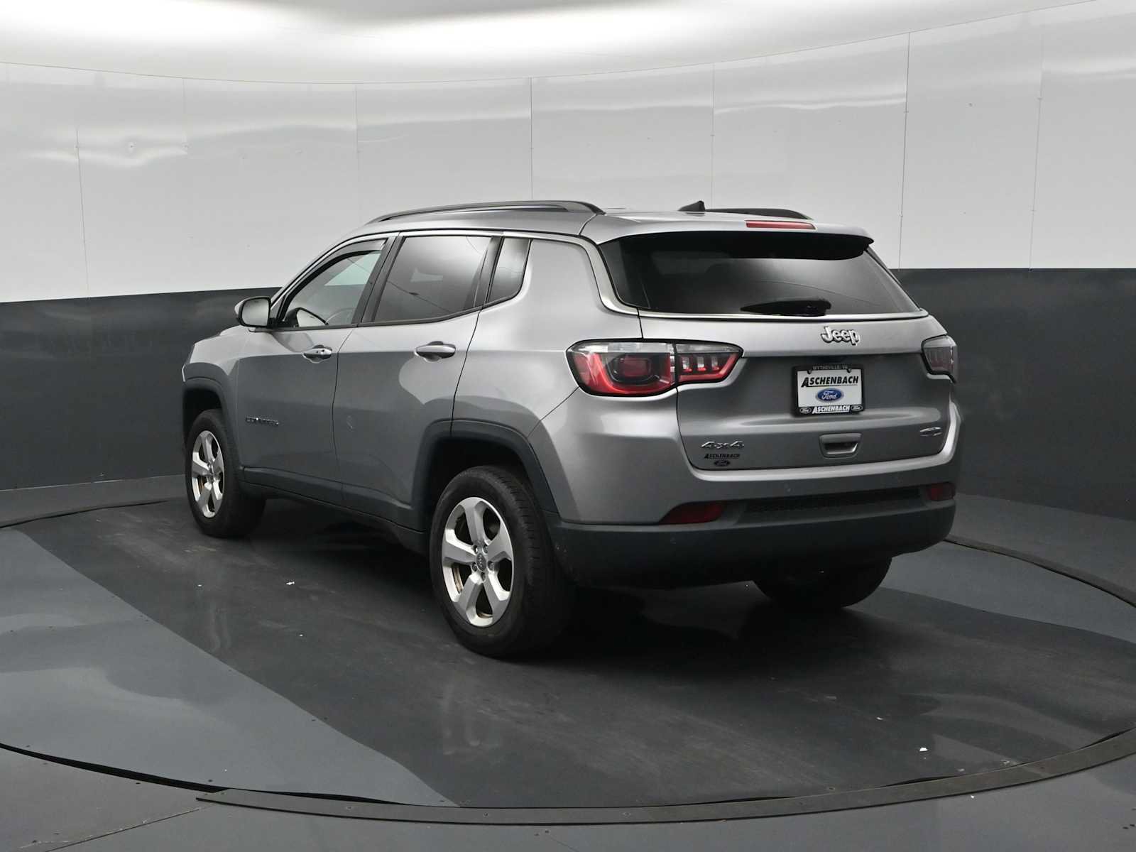 Used 2018 Jeep Compass Latitude w/ Popular Equipment Group AWD/4WD image 6