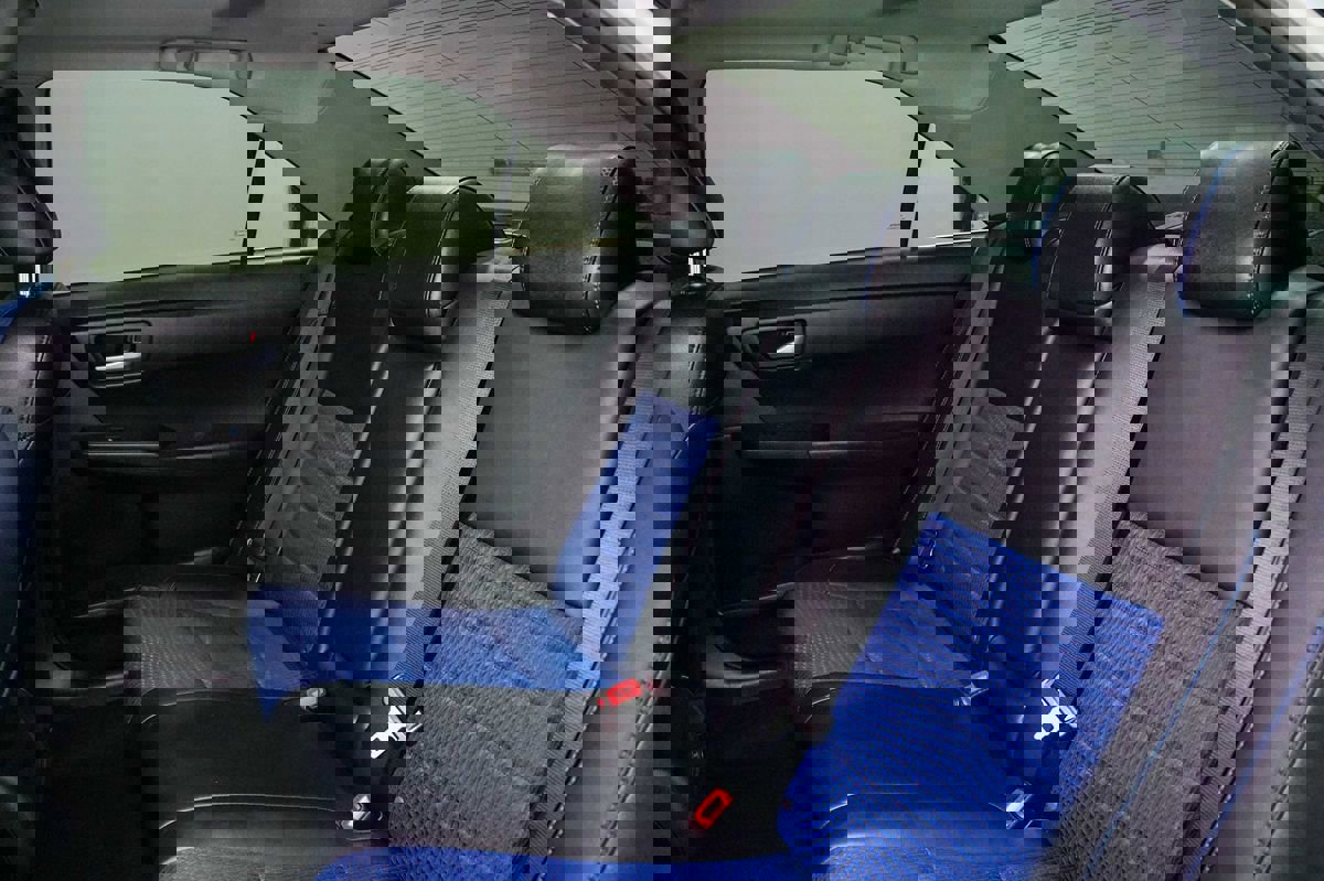 Used 2016 Toyota Camry SE image 17