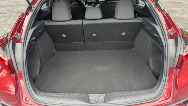 Used 2018 Toyota C-HR XLE FWD image 13