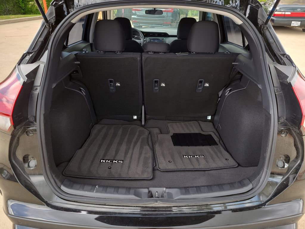 Certified 2025 Nissan Kicks Play S image 7