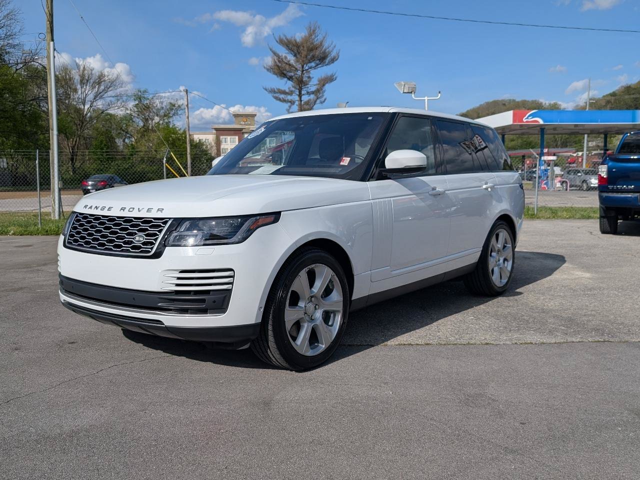Used 2019 Land Rover Range Rover Supercharged AWD/4WD image 2