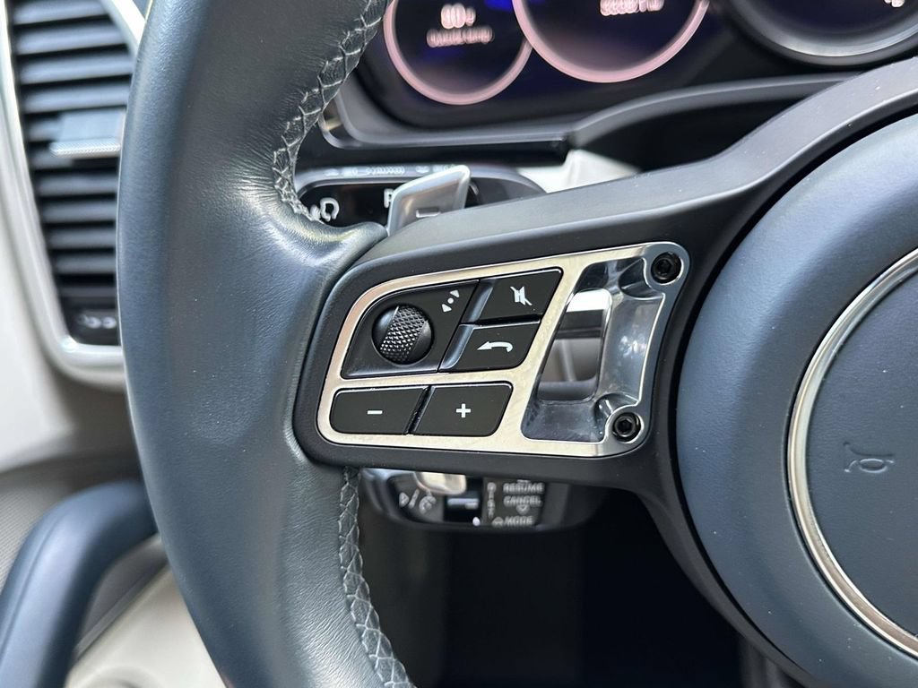 Certified 2022 Porsche Cayenne Turbo AWD/4WD image 22