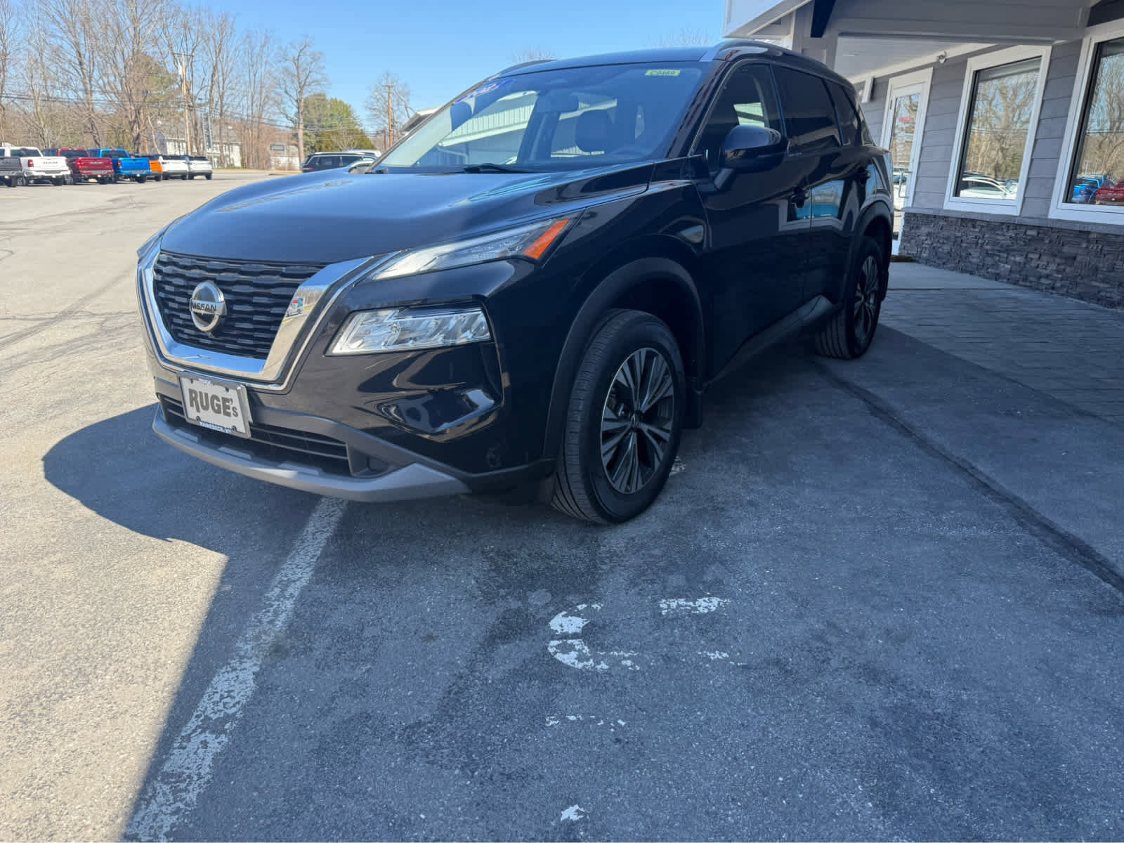 Used 2021 Nissan Rogue SV w/ Premium Package AWD/4WD image 3