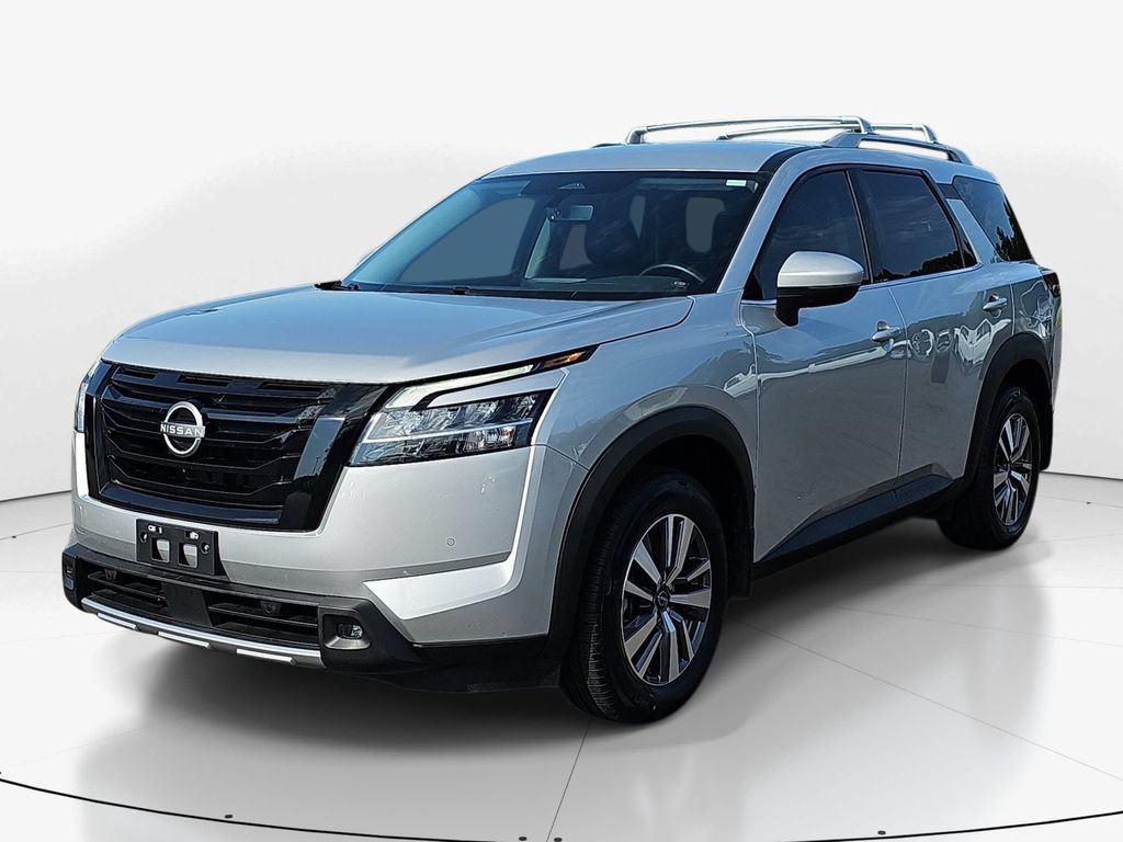 Used 2023 Nissan Pathfinder SL w/ Black Appearance Package FWD image 11