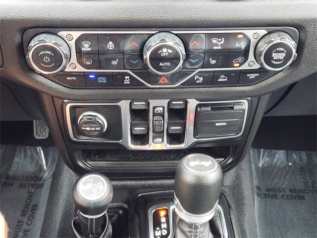 Used 2024 Jeep Wrangler Unlimited w/ Convenience Group AWD/4WD image 21